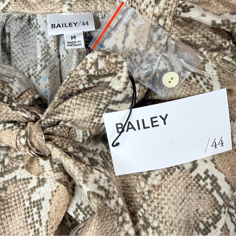 BAILEY 44 AVERY SNAKE PRINT TIE FRONT LONG SLEEVE FEMININE BLOUSE - Picture 6 of 7